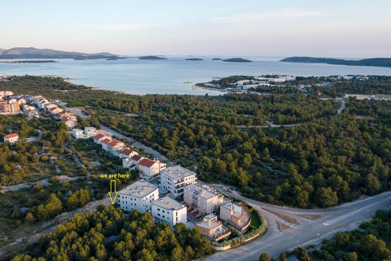 My Adriatic Place With Private Garden And Garage 希贝尼克 外观 照片