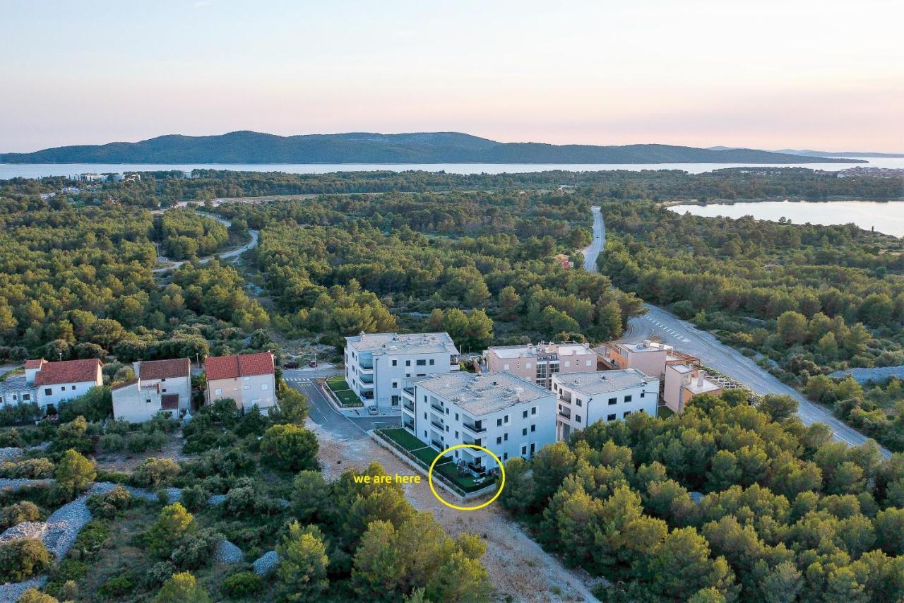 My Adriatic Place With Private Garden And Garage 希贝尼克 外观 照片